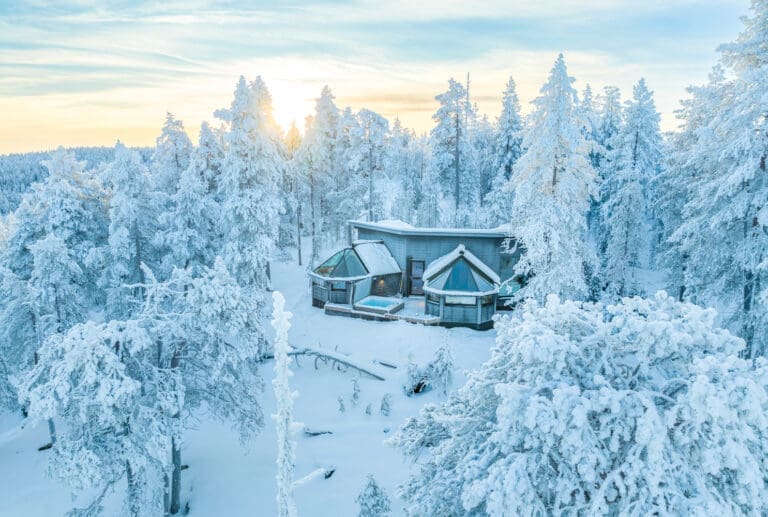 Rent Glass Igloo Suite Finland