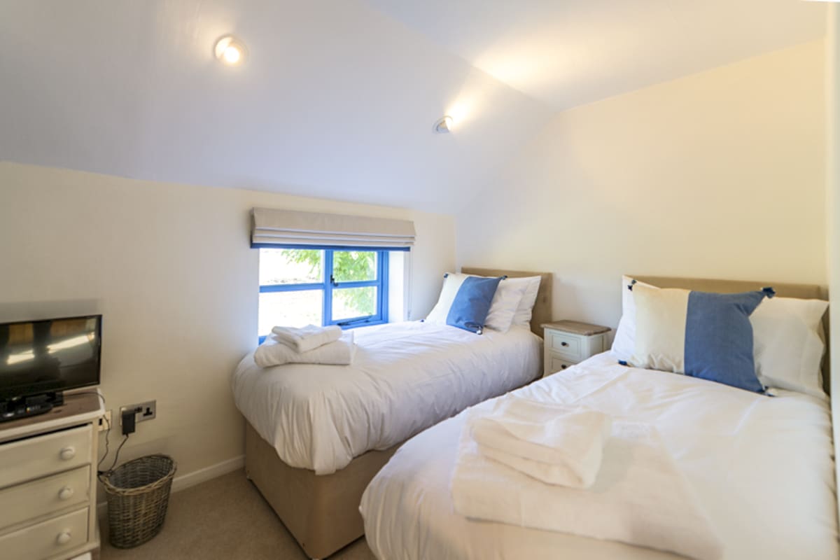 Rent River Cottage United Kingdom
