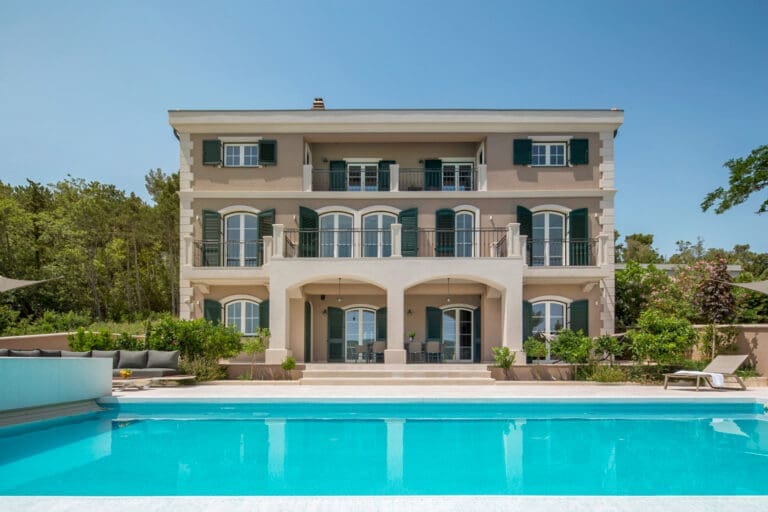 Rent Sophina Palace Croatia