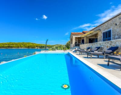 Rent Villa Akira Croatia