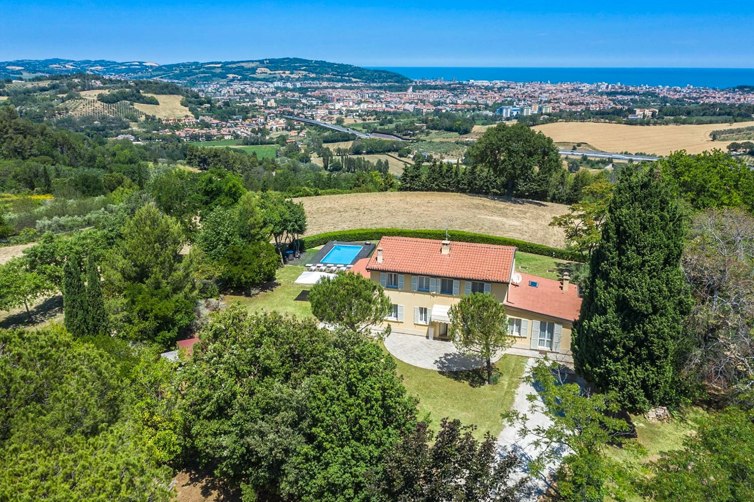 Rent Villa Castagni Italy