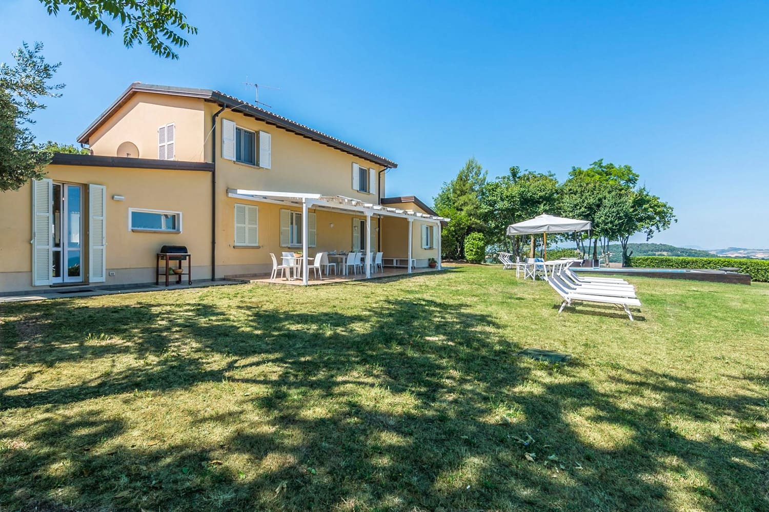 Rent Villa Castagni Italy