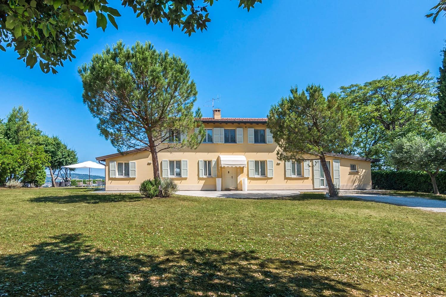 Rent Villa Castagni Italy