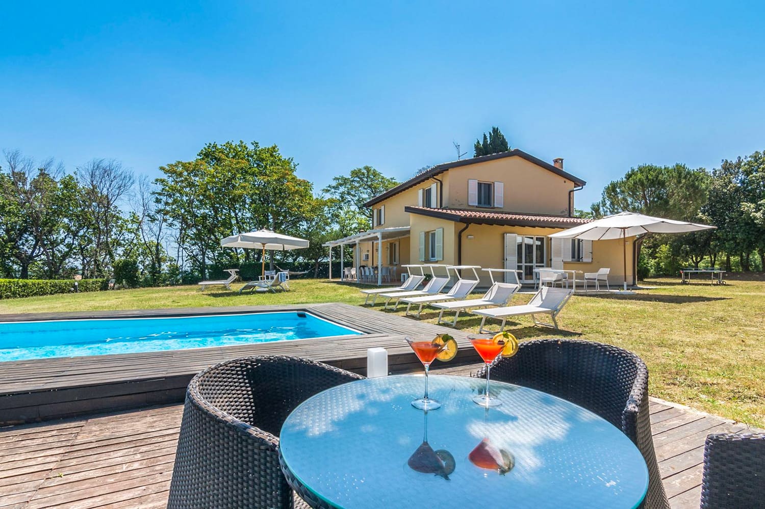 Rent Villa Castagni Italy