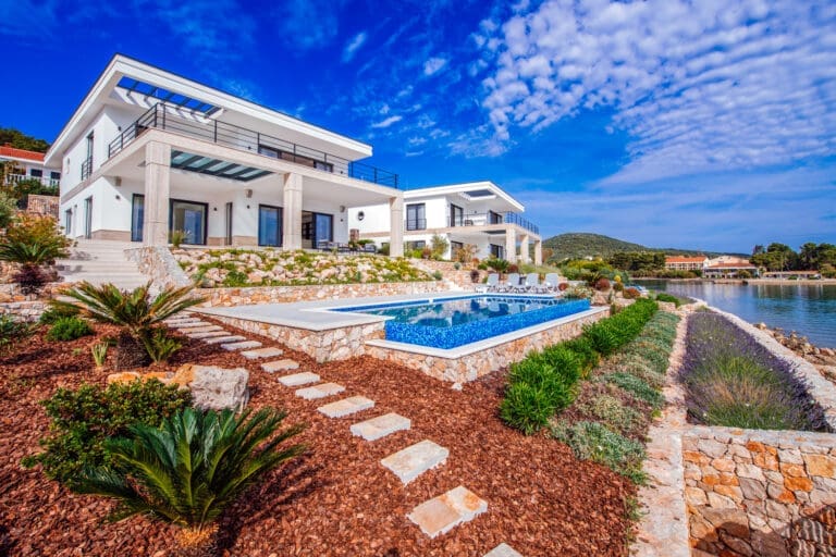 Rent Villa Ensley Croatia