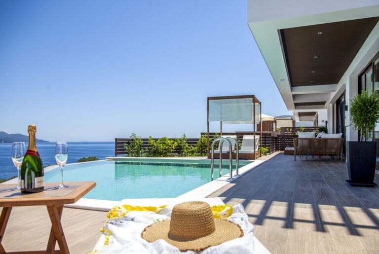 Rent Villa Lyris Greece