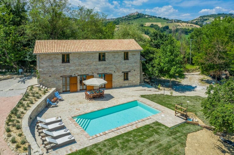 Rent Villa Modeagni Italy