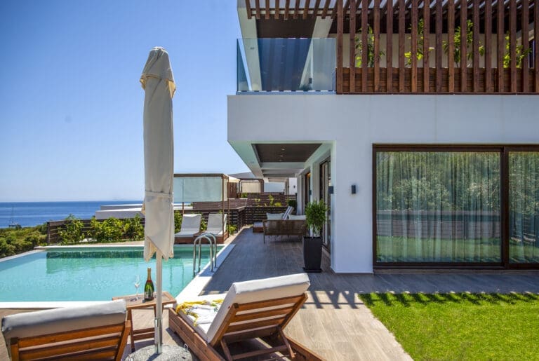 Rent Villa Nyrina Greece