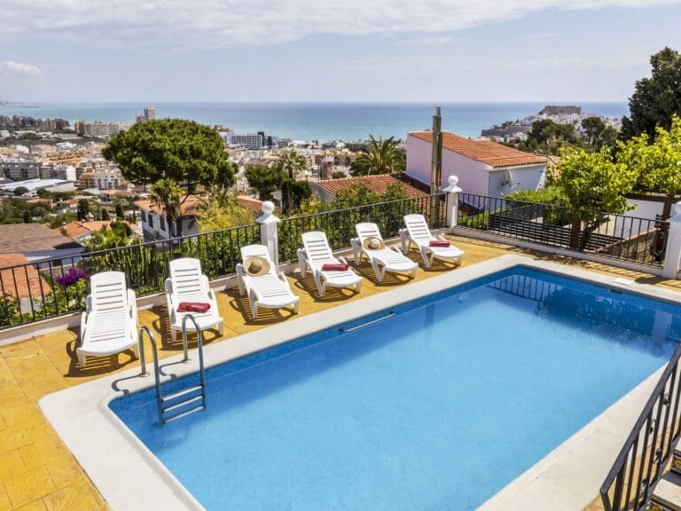 Rent Villa Redondo Spain