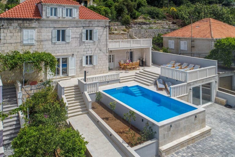 Rent Villa Roeo Croatia
