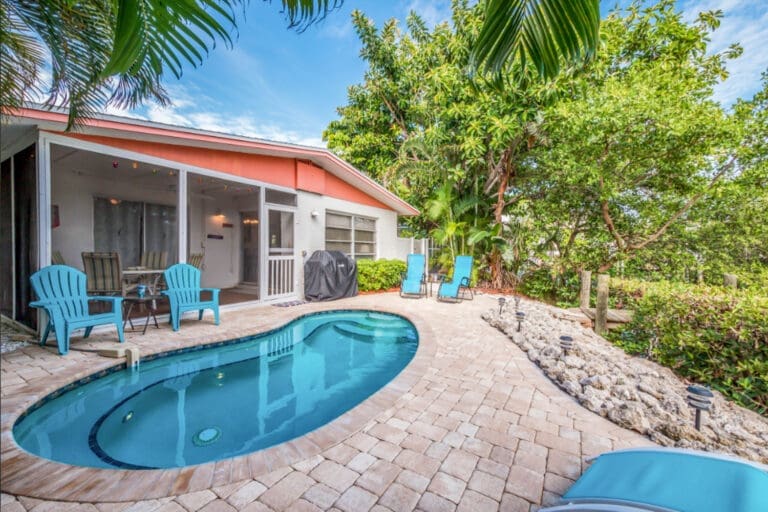 Rent Villa Viburnum United States