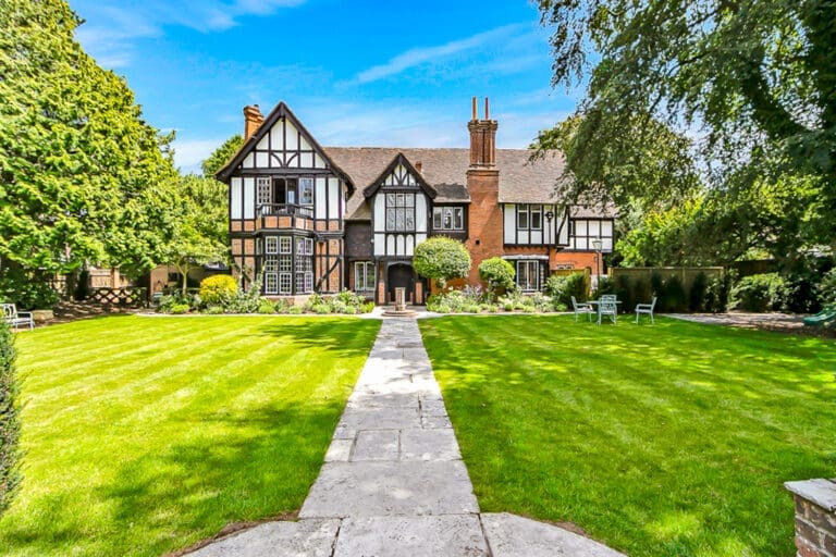 Rent Highbury Mansion United Kingdom