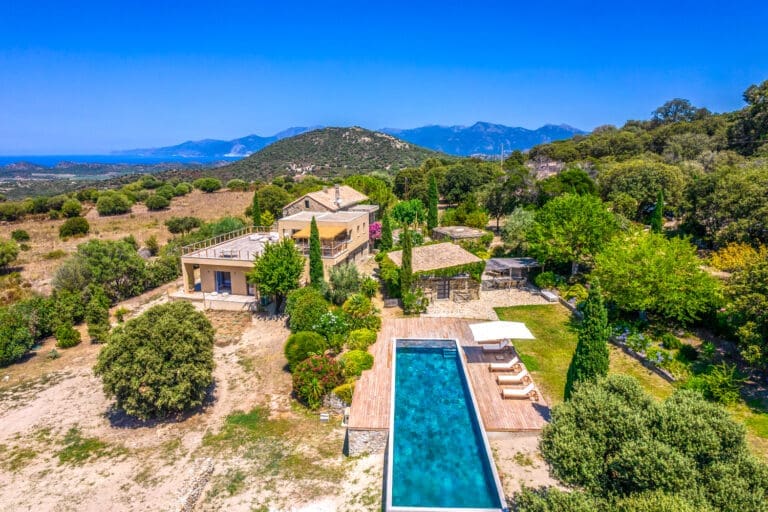 Rent Maison Du Laurier Rose France