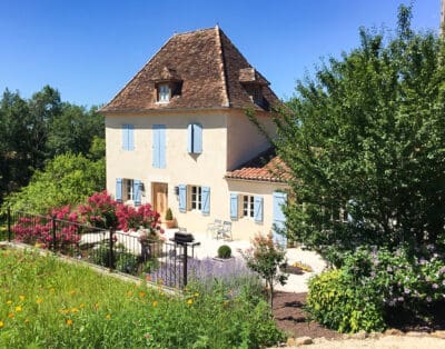 Rent Maison Roques France