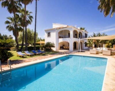 Villa Morers Plus – Luxurious Holiday Retreat with Stunning Views and Modern Amenities