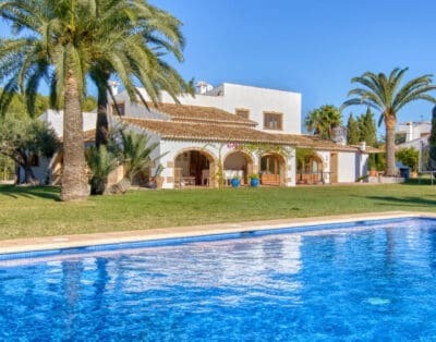 Luxury Villa El Torrero: Stunning Holiday Rental with Pool and Amazing Views