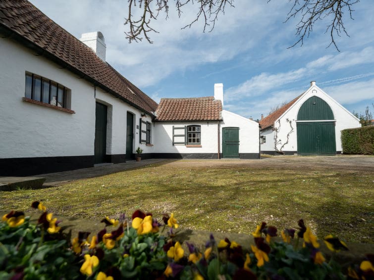 Dunezwin Cultural Heritage Villa – Unique Holiday Home Rental