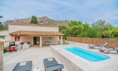 Discover Your Dream Holiday Villa: Rent Casa Narv, Spain