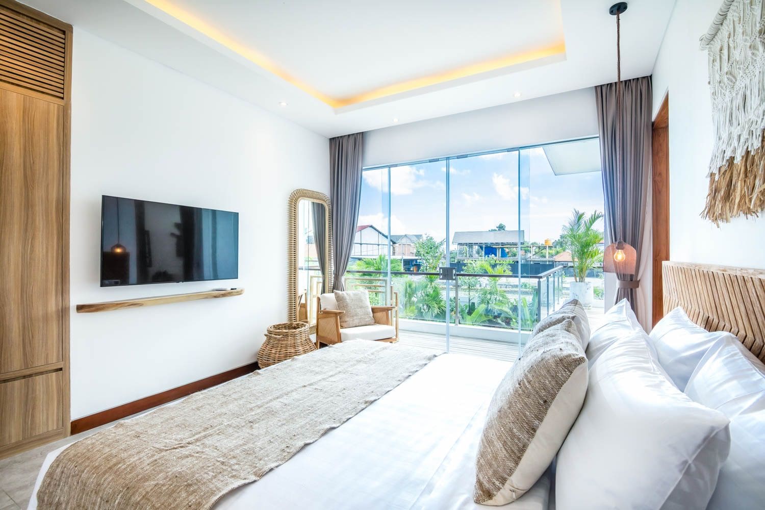 Indulge in Luxury: Rent Villa Aelos in Spectacular Indonesia