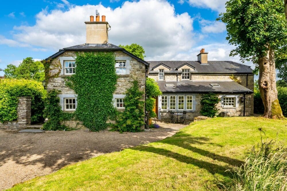 Rent-holiday-Luxurious Ballinacarrow Villa Rental in Ireland-Mullingar