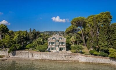 Luxurious Villa Iridos: Your Dream Greek Getaway