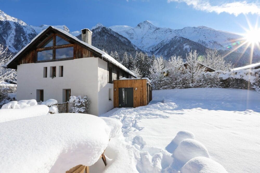 Rent-holiday-Luxury Chalet Lumiere Rental in France's Scenic Alps-