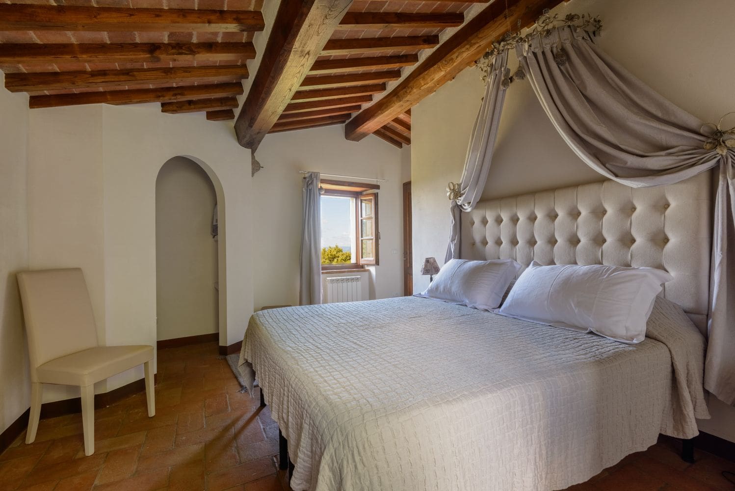 Luxury Villa Legaiole Rental in Italy – Your Dream Getaway