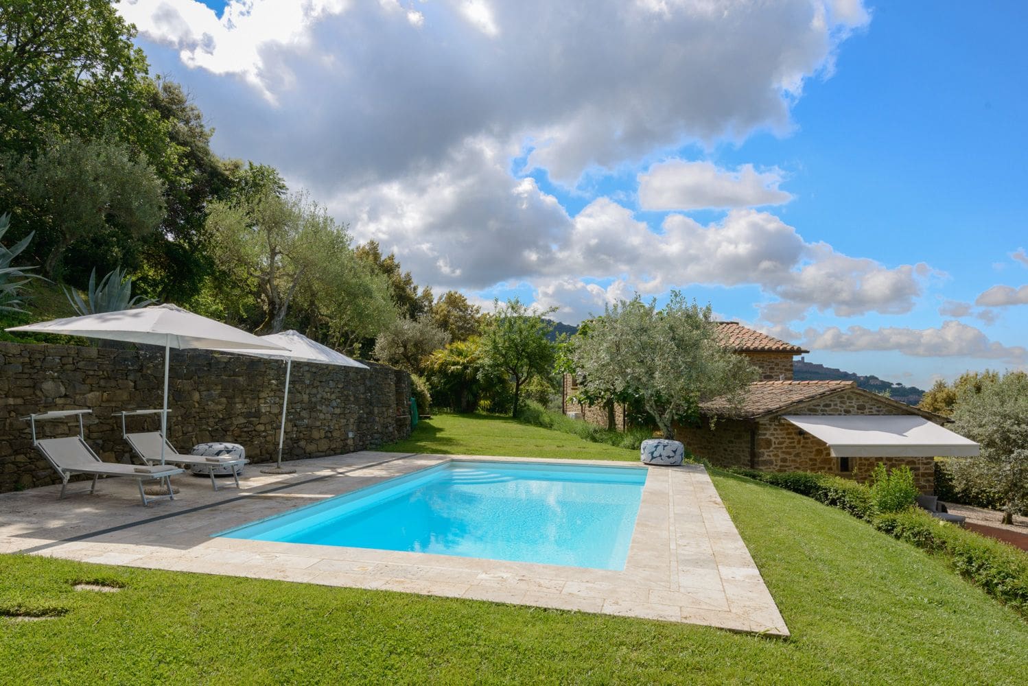 Luxury Villa Legaiole Rental in Italy – Your Dream Getaway