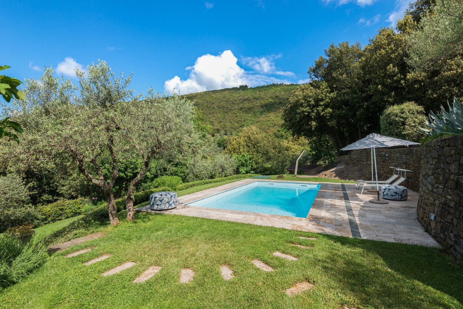 Luxury Villa Legaiole Rental in Italy – Your Dream Getaway
