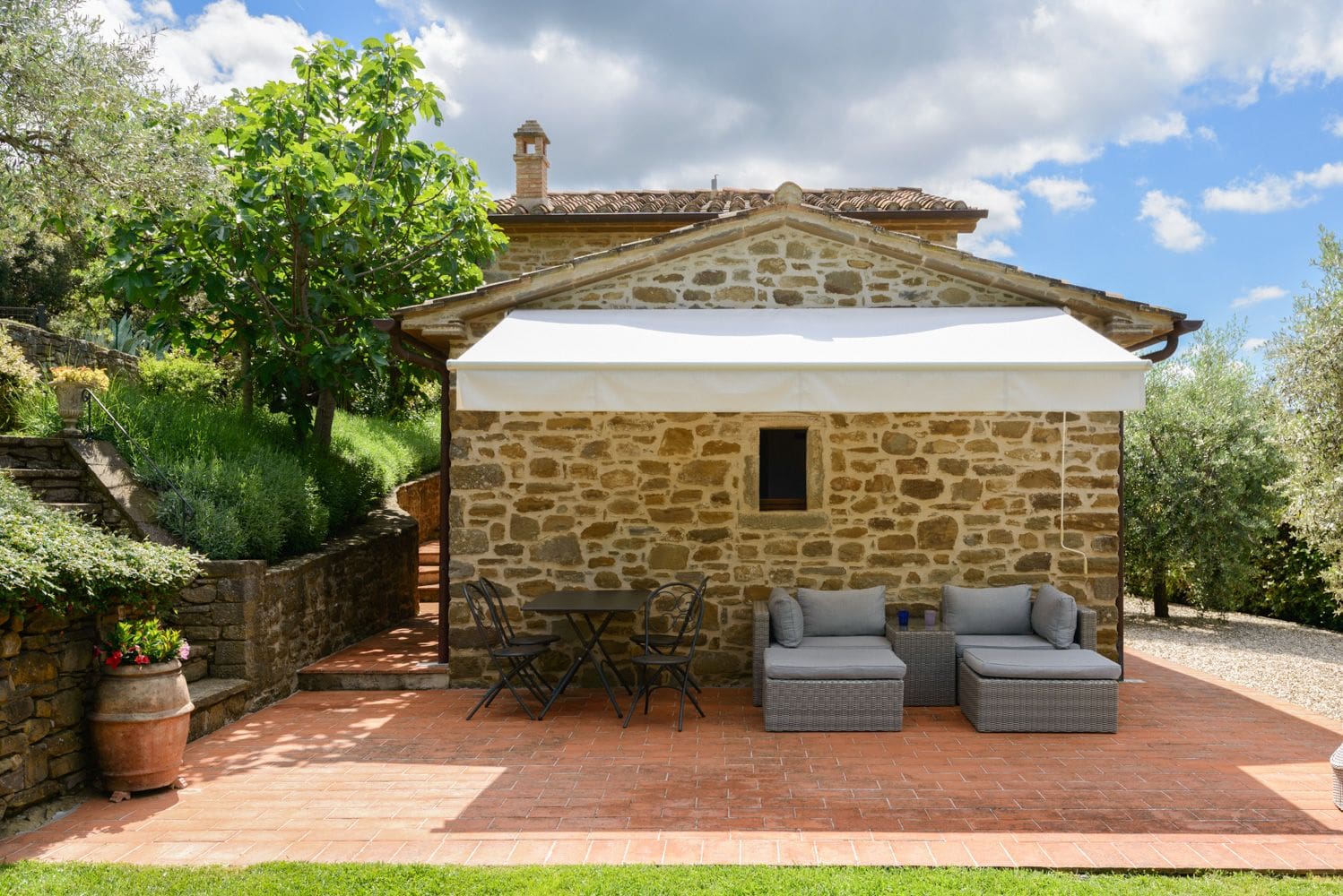 Luxury Villa Legaiole Rental in Italy – Your Dream Getaway
