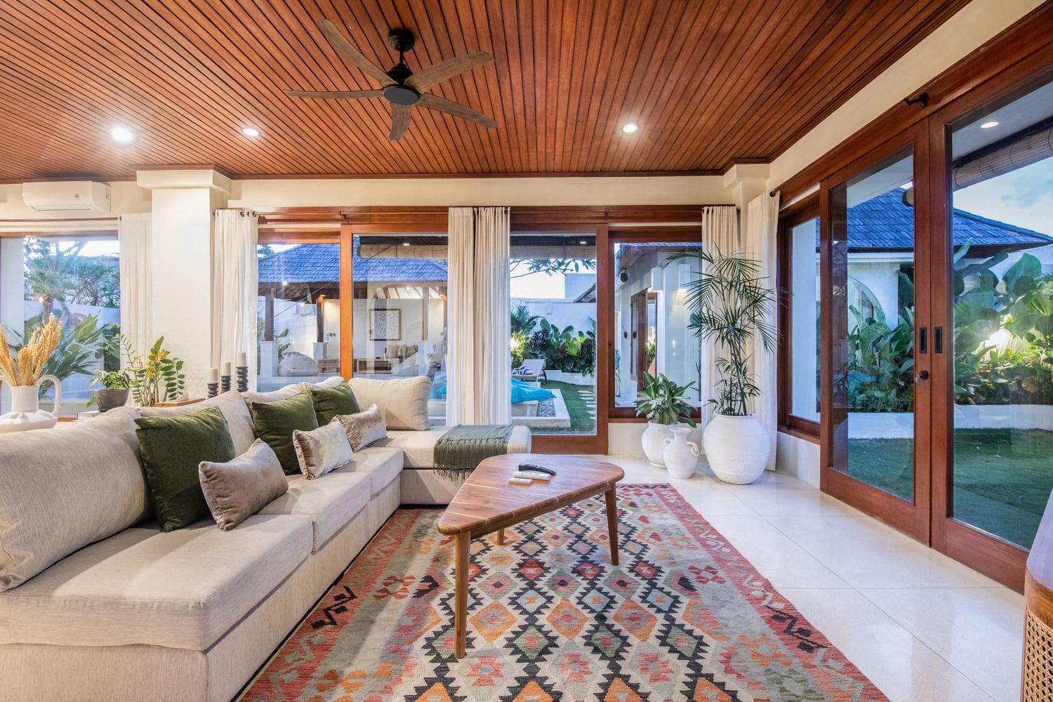 Luxury Villa Munno Indonesia – Your Private Getaway Rental