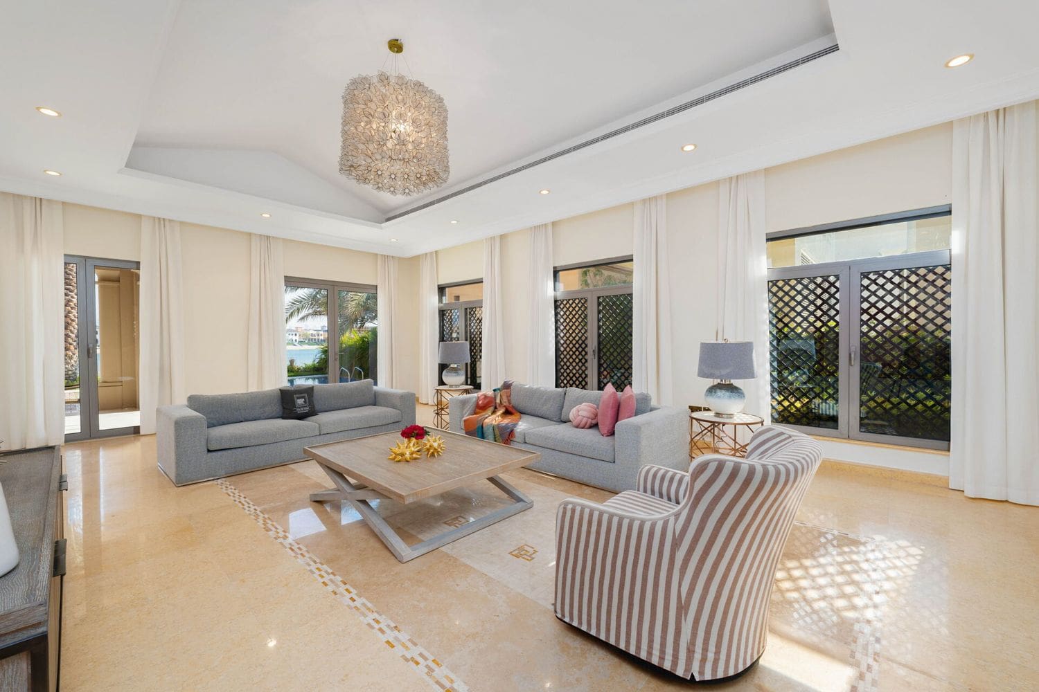 Luxury Villa Palm Horizon Rental in UAE for Unforgettable Getaways