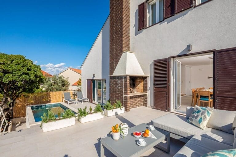 Luxury Villa Rental in Foro, Croatia – Book Your Dream Getaway