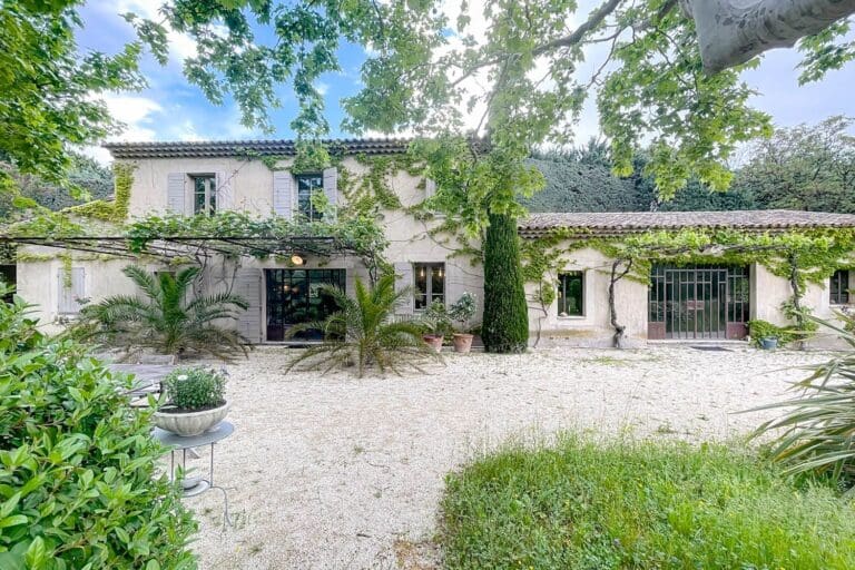 Rent La Prairie Fleurie France