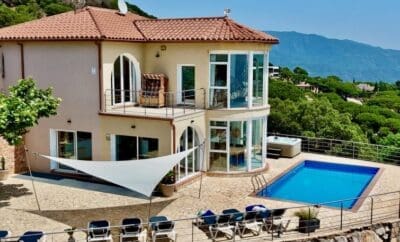 Charming Holiday Villa for a Relaxing Getaway in Nature