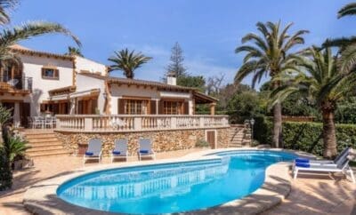 Stunning Beachfront Villa in Embat de Mar – Your Perfect Holiday Retreat