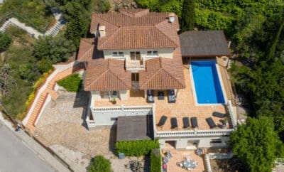 Stunning Belle Vue Holiday Villa with Breathtaking Views