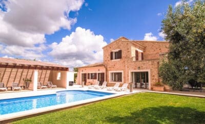 Stunning Finca del Sol: Your Luxurious Holiday Villa Retreat