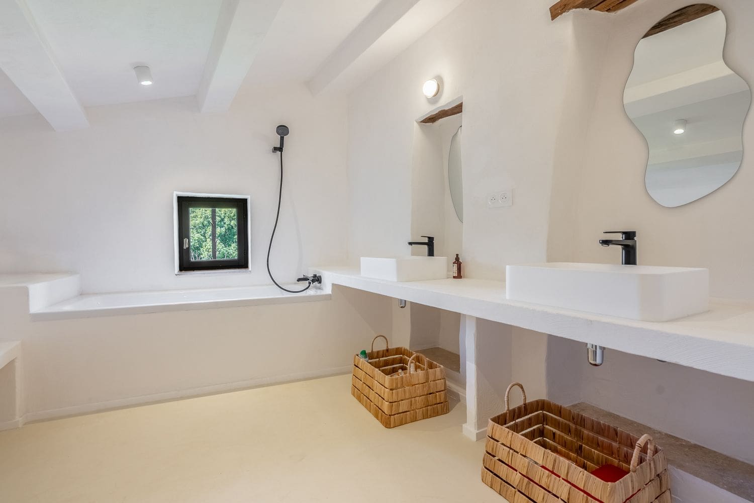 Discover Your Dream Villa in Beautiful Corde, France