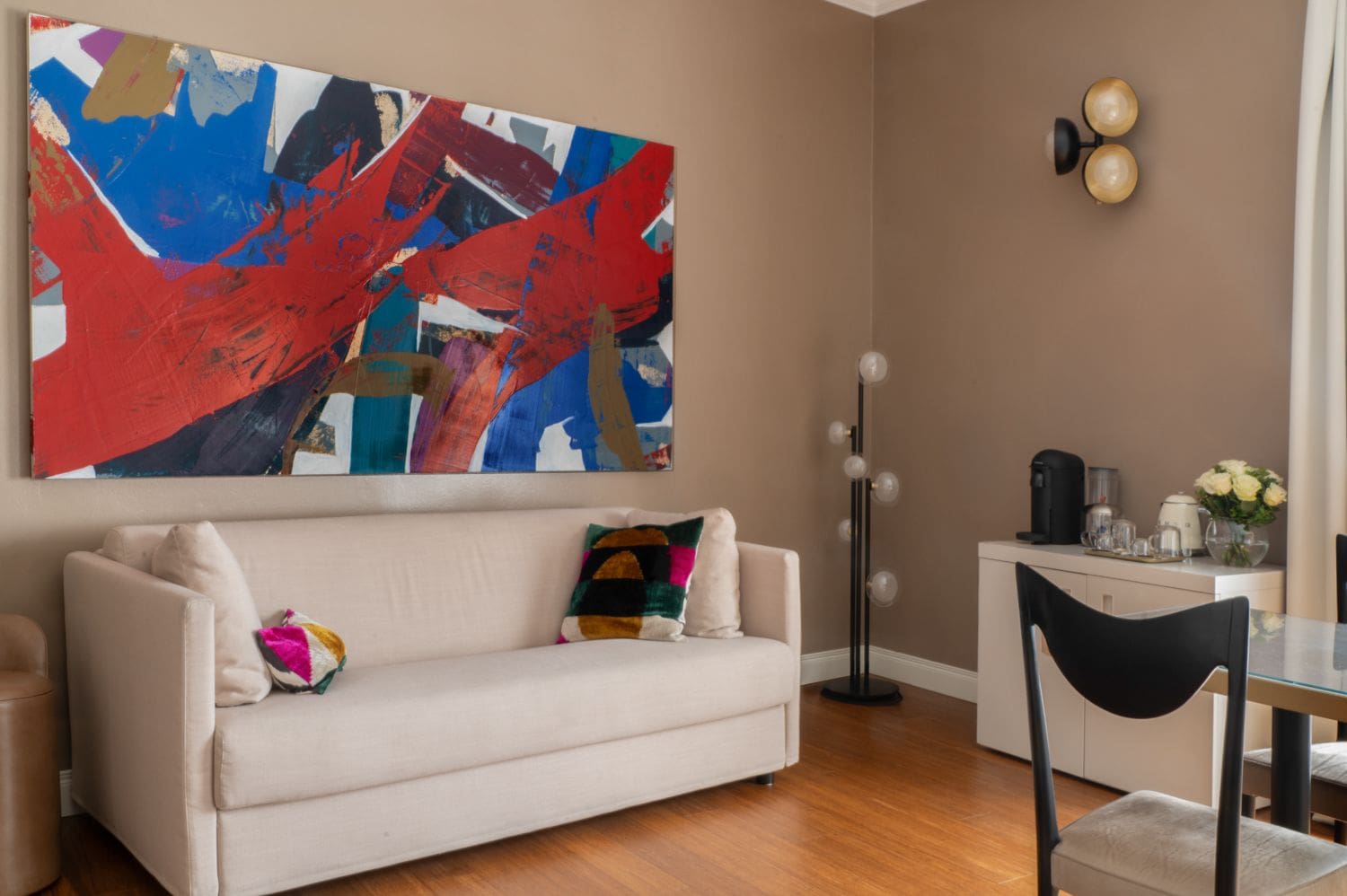 Luxurious Verona Junior Villa for Unforgettable Holiday Rentals