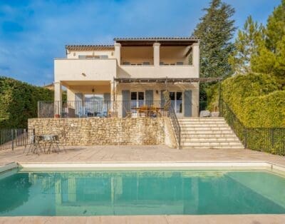 Luxurious Villa Rental in La Vallee, France – Book Now!