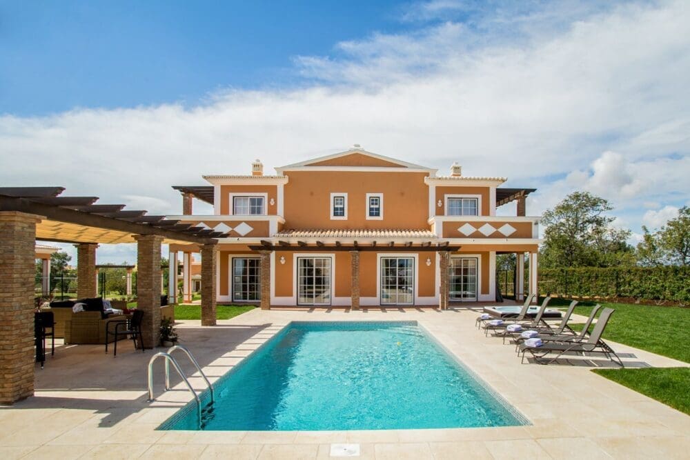 Rent-holiday-Luxury Carvoeiro Villa with Jacuzzi for Your Perfect Holiday-Carvoeiro