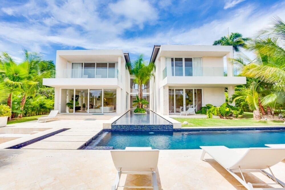 Rent-holiday-Luxury Villa Rental in Dominican Republic - Paradise Awaits-