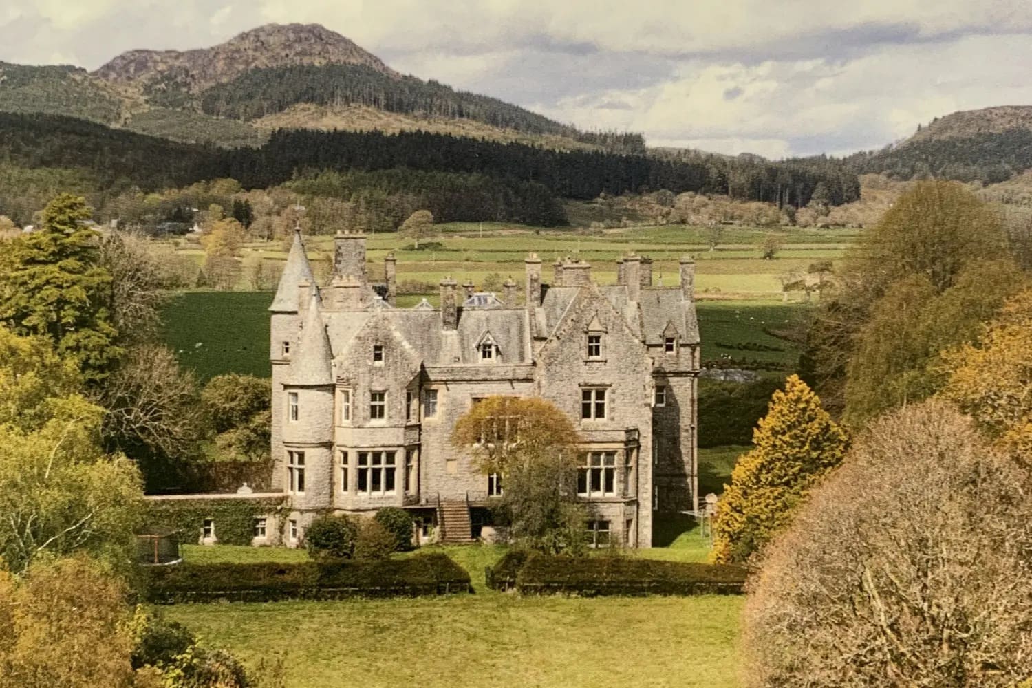 Luxury castle rental UK Scotland — private estate Excellence Luxury Villas