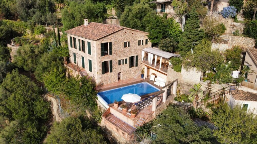 Rent Holiday Homes Villa Deià Pool Mountain View – Luxury Villa Rental in Mallorca with Infinity Pool