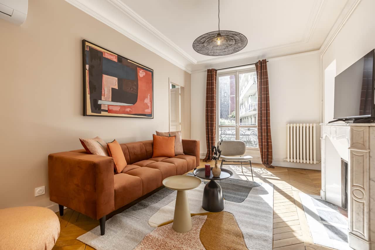 Apartment Champs-Élysées Paris 8th Arrondissement – Luxury 3-Bedroom En-Suite Rental
