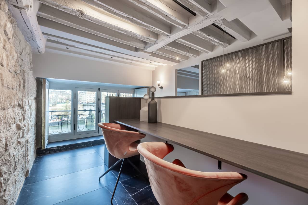 Apartment Mode – Luxury 3-Bedroom En-Suite Rental – Île Saint-Louis – Paris 4th Arrondissement