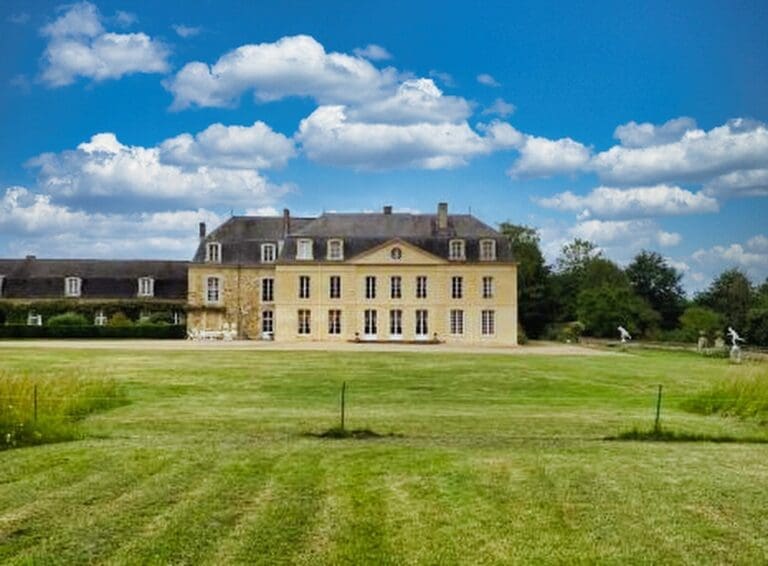 Chateau Pavace Le Mans Luxury Estate & Private 100 Hectare Park near Le Mans Circuit