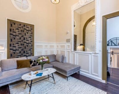 Elegant 4-Bedroom Paris Villa Near Champs-Élysées | Sleeps 8