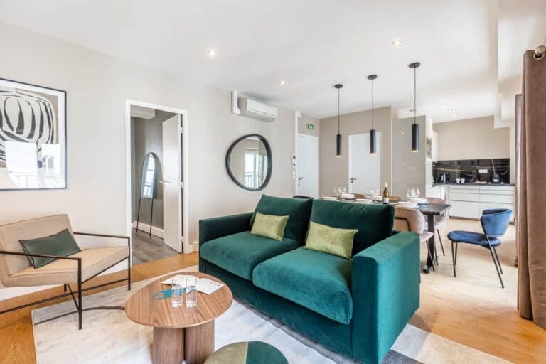 Luxury 3-Bedroom Paris Villa Near Louvre | Palais Royal District